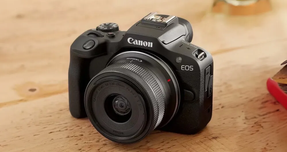 Canon EOS R100 mirrorless camera