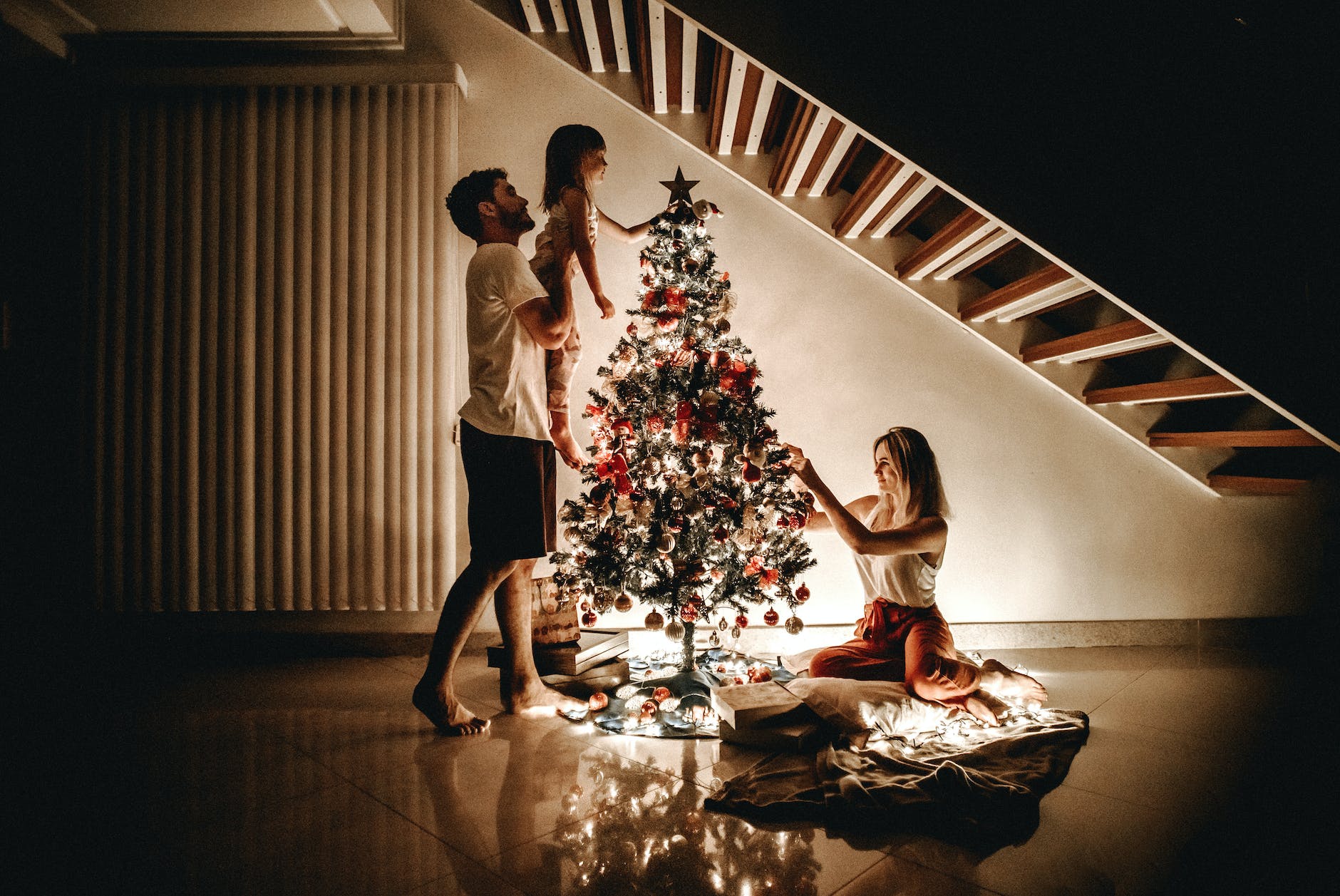 Featured image for Capturing Festive Memories: Unleashing the Magic in Your Family Photos